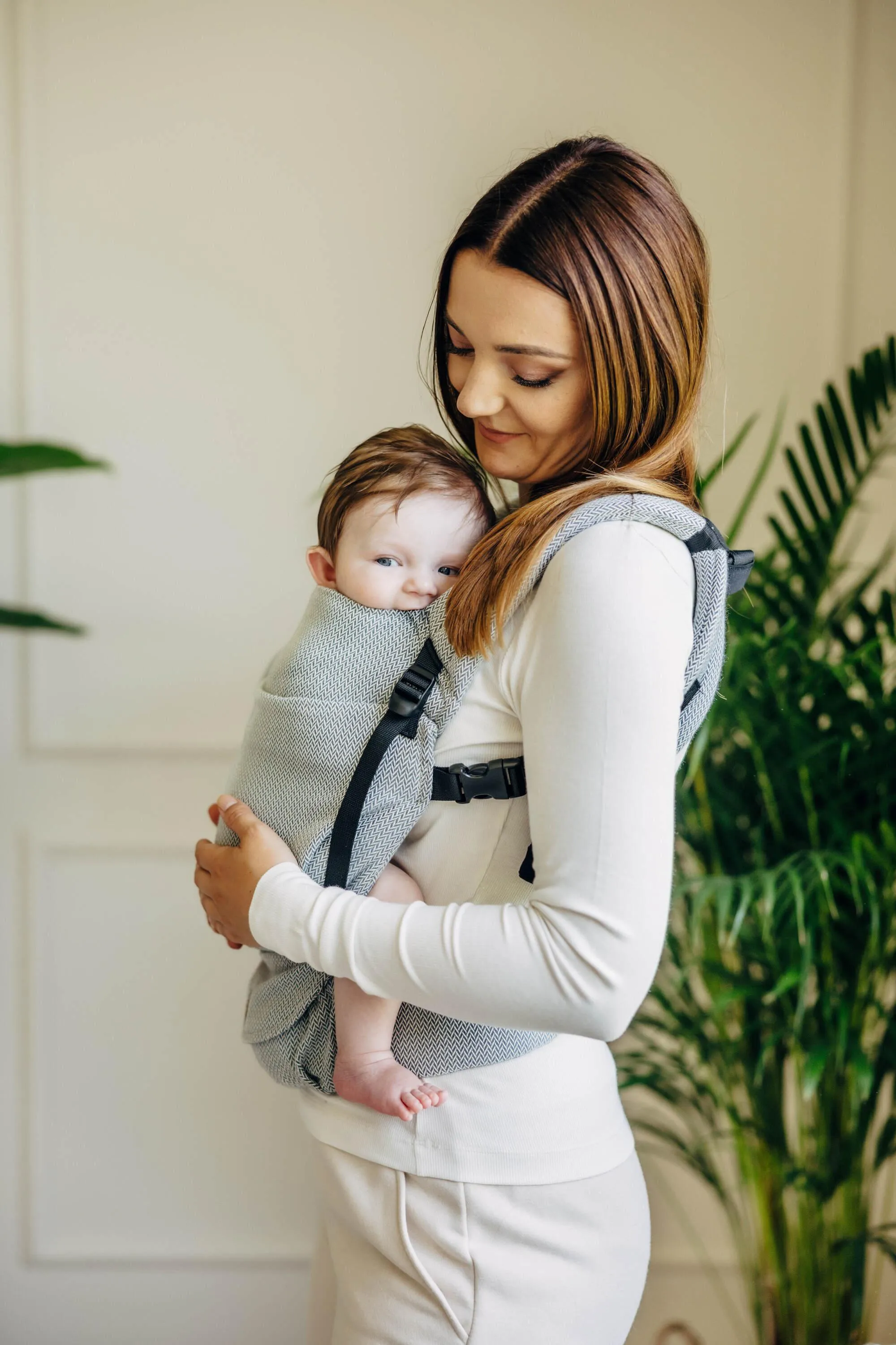 LennyLamb LennyLight Babywearing Carrier Little Herringbone Grey