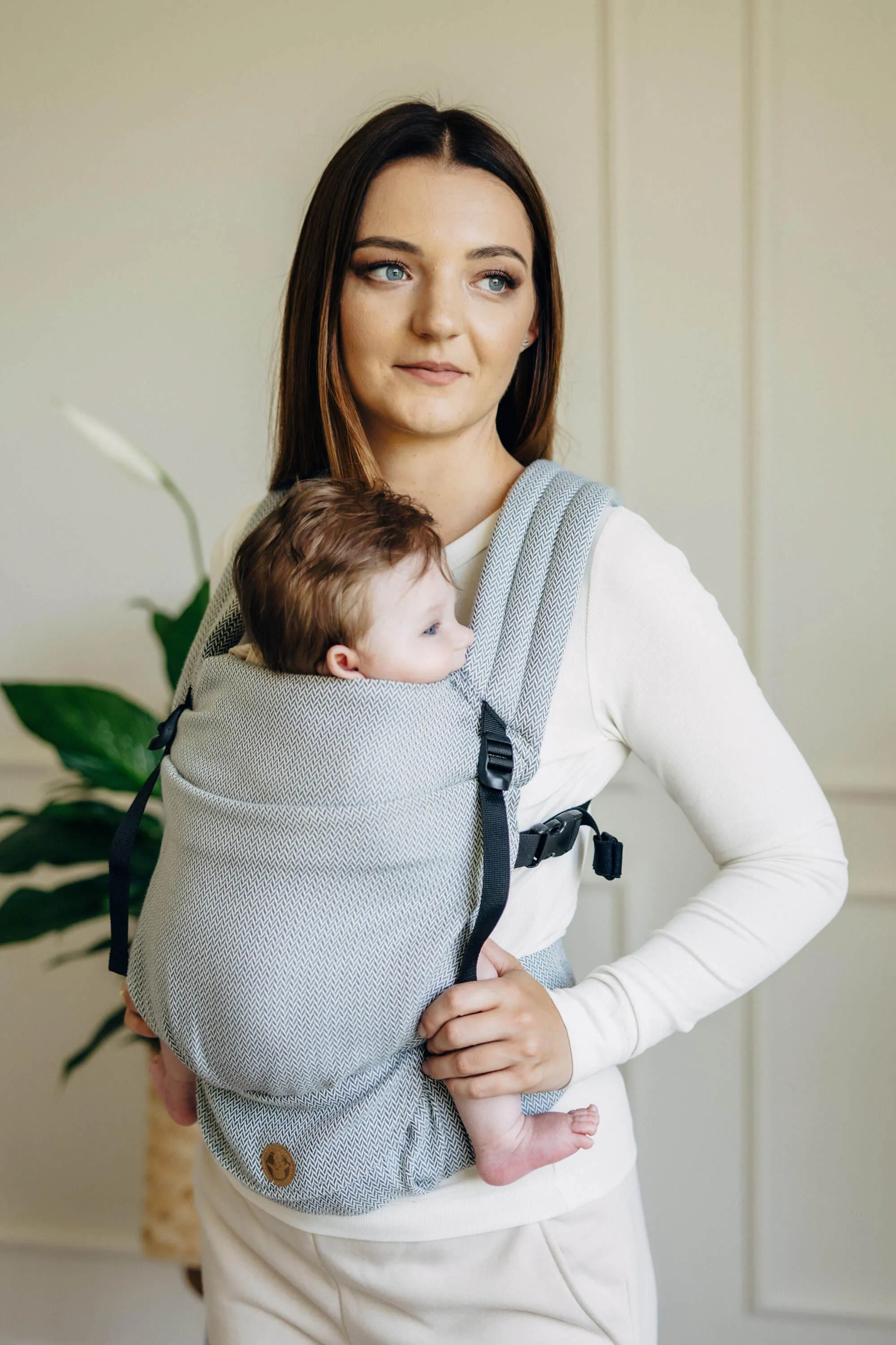 LennyLamb LennyLight Babywearing Carrier Little Herringbone Grey