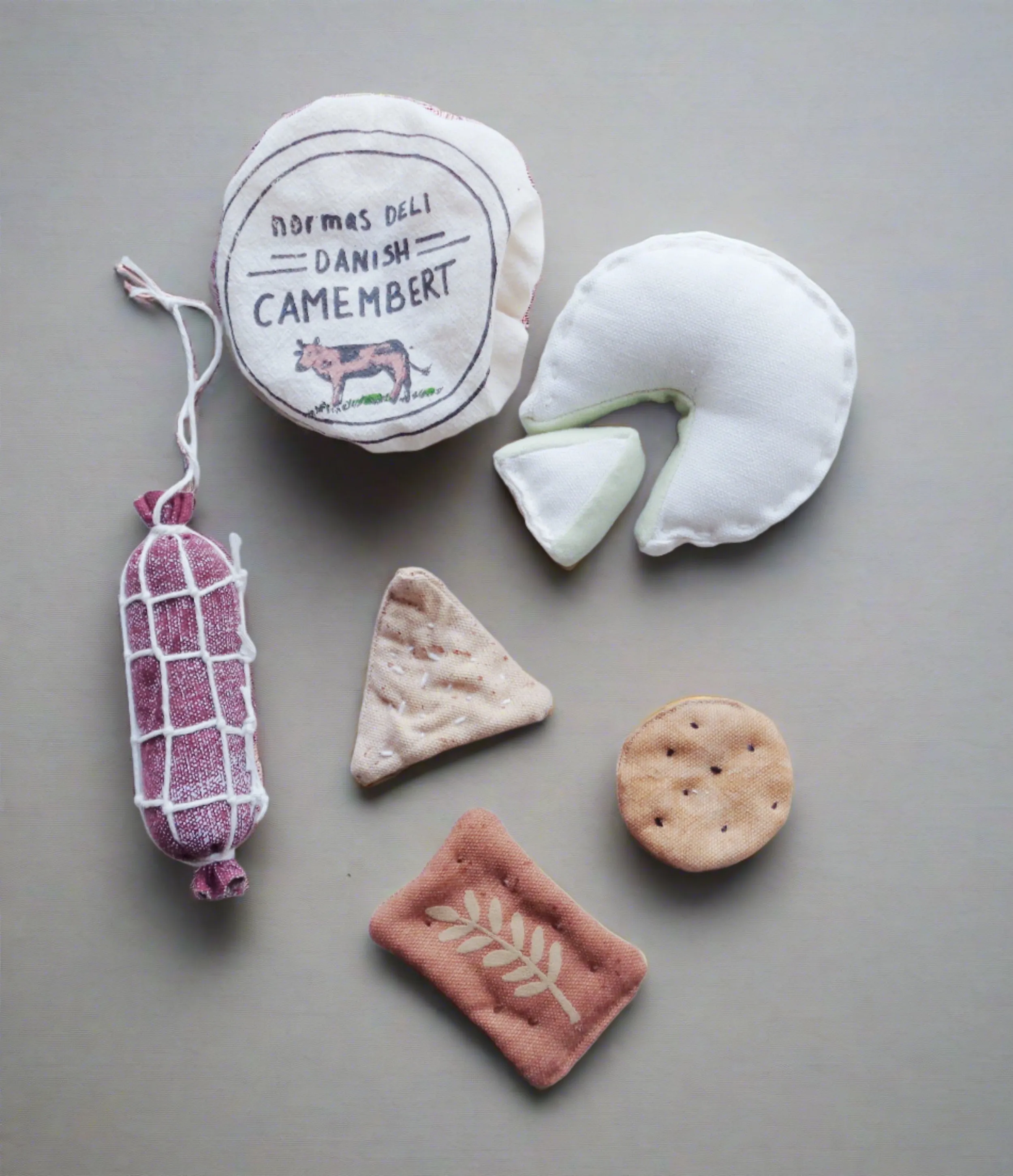 Salami, Camembert & Sesame crackers Play set  5 piece